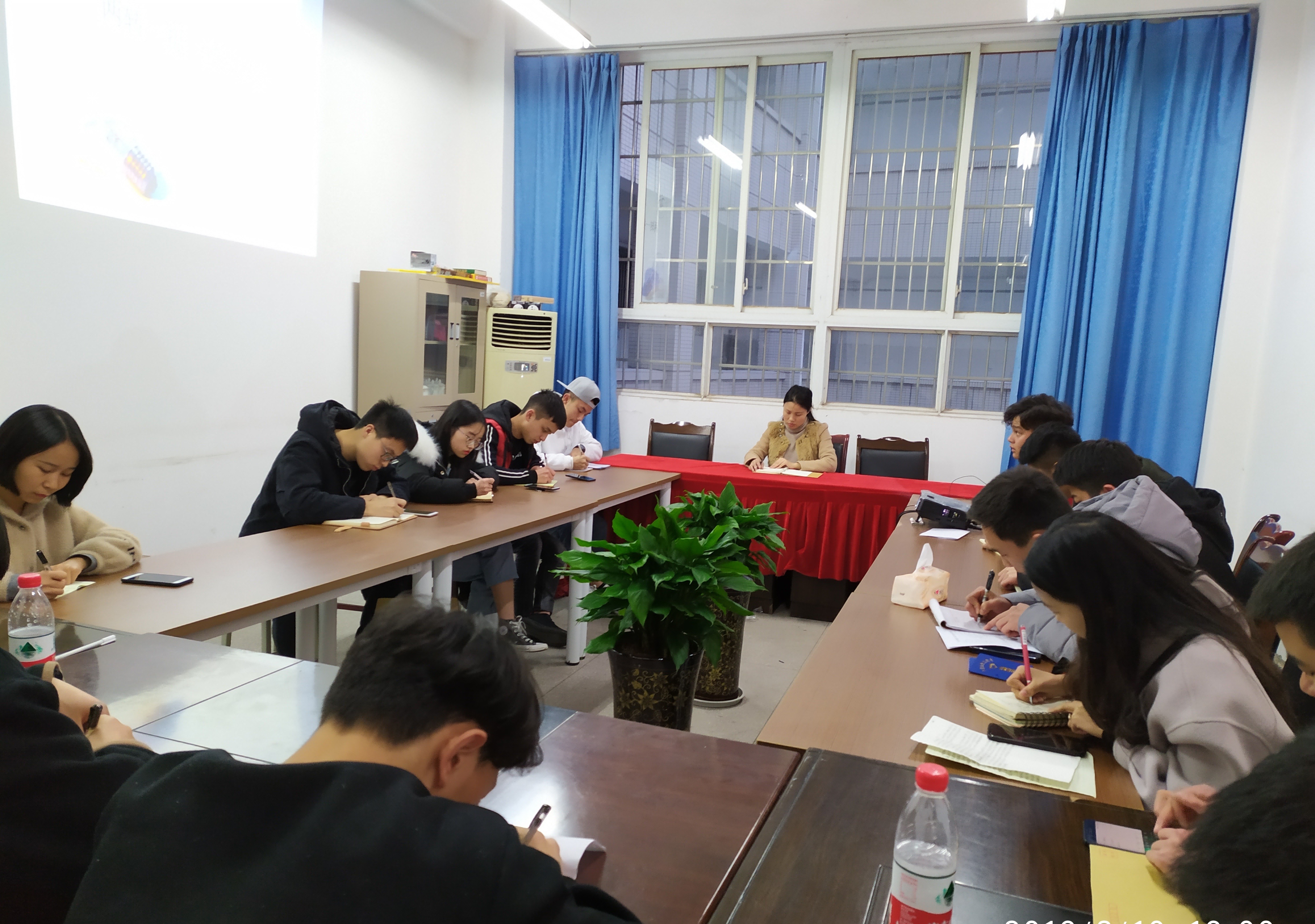 电信学生座谈会